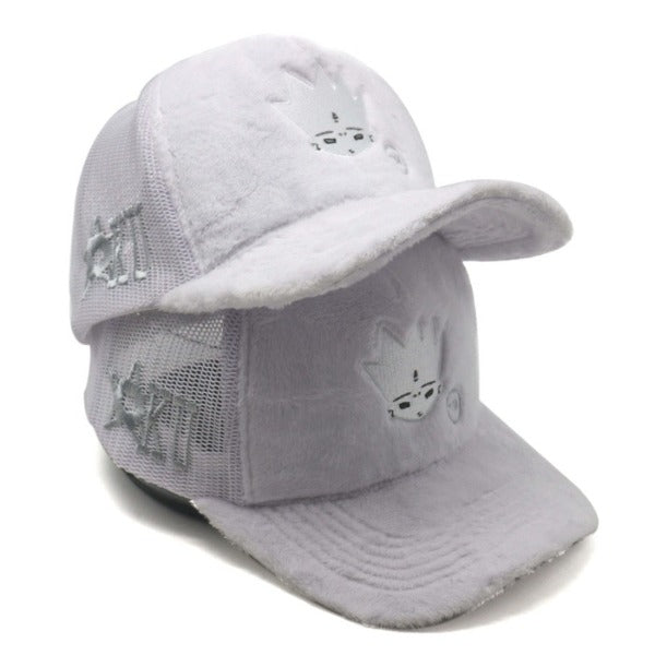 Aku trucker white
